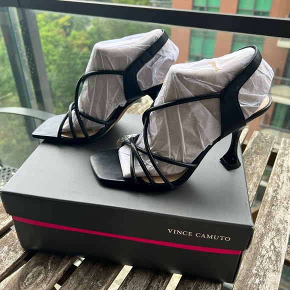 Brand New, Never Worn Vince Camuto Sanda Sandal Heel BLACK SIZE 7.5 - Picture 4 of 8